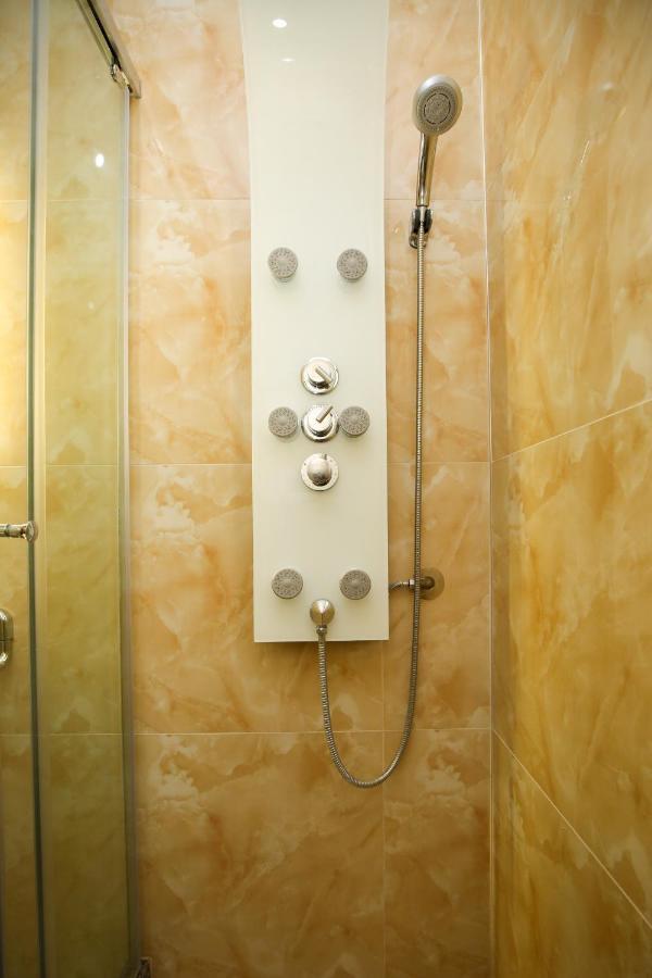 Tafa Deluxe Apartment Vlorë Eksteriør billede