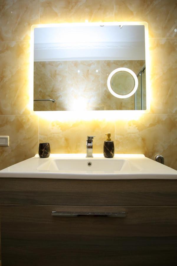 Tafa Deluxe Apartment Vlorë Eksteriør billede